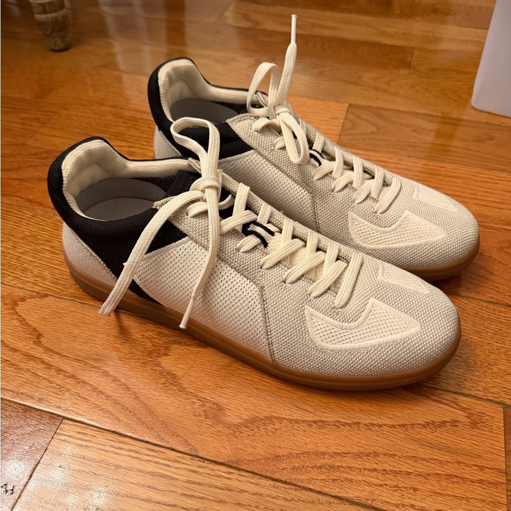 BNWOT ROTHYS Men’s The RS01 Sneakers SIZE 9